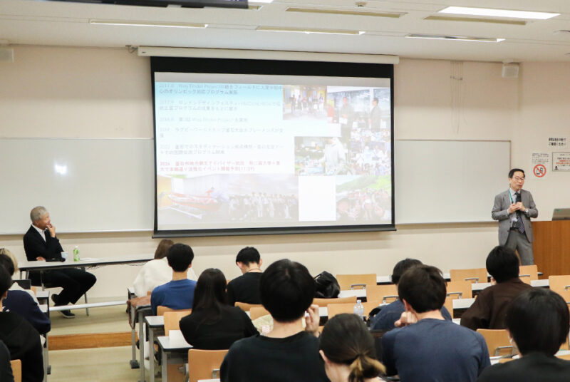 文京学院大学の特別講義で本学の愛知理事長と文京学院大学の島田理事長が大学経営を語る