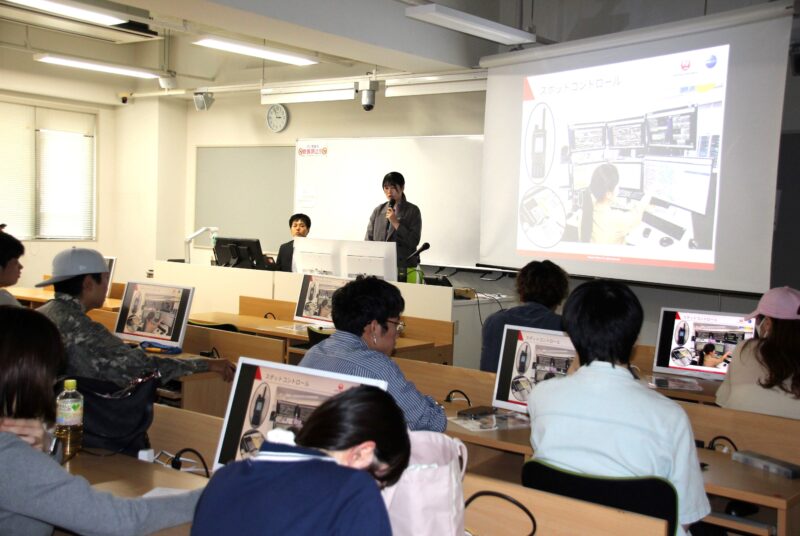 空港を支える「グランドハンドリング」の仕事とは？現場のプロに学ぶ3ゼミ合同ゲスト講義
