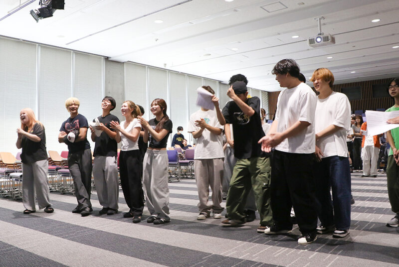 英語の発音を「歌」で鍛える。Progressive English の発表会