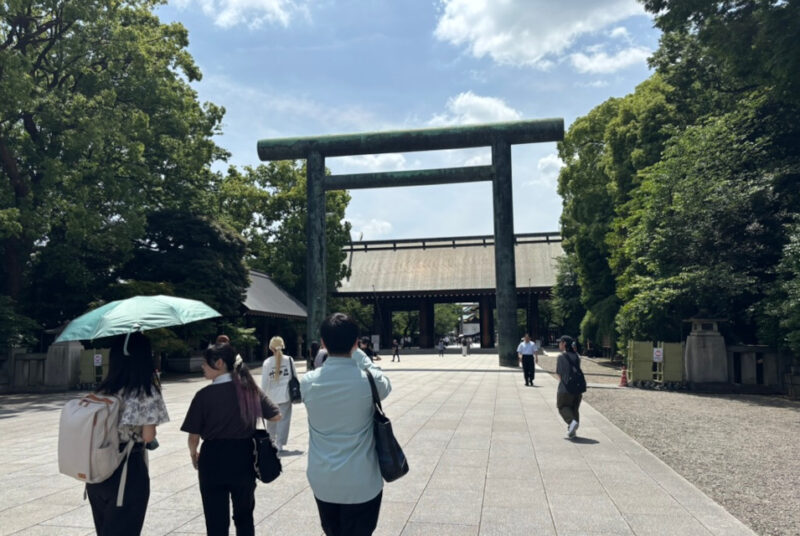 種村ゼミの学生が、靖国神社と遊就館のフィールドワークを実施